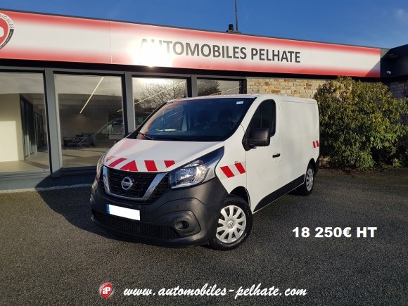 NISSAN NV300 