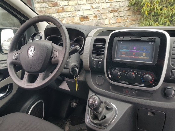 RENAULT TRAFIC 