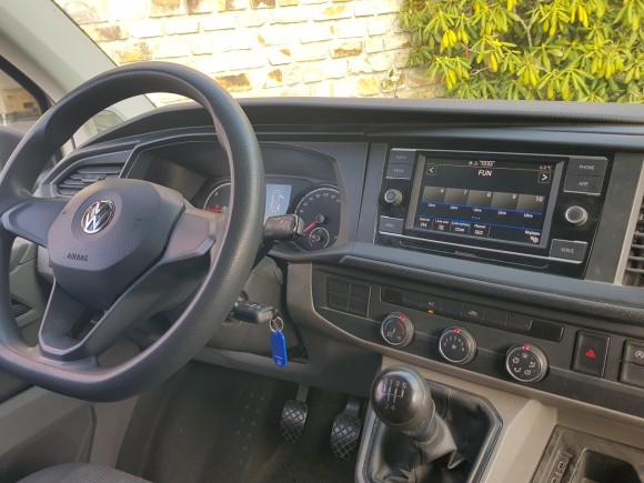 VOLKSWAGEN TRANSPORTER 