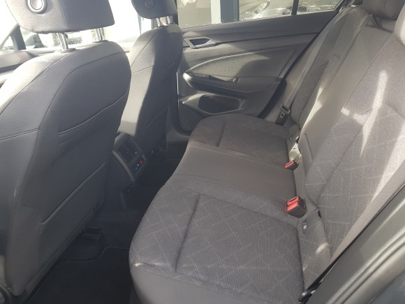 VOLKSWAGEN GOLF VIII 