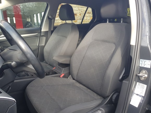 VOLKSWAGEN GOLF VIII 