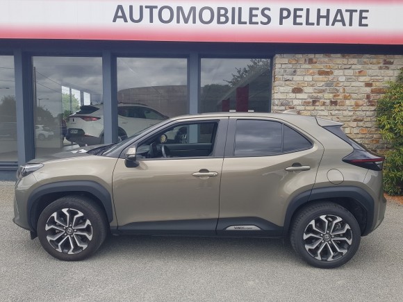 TOYOTA YARIS CROSS 