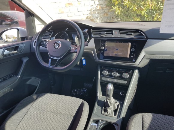 VOLKSWAGEN TOURAN III 